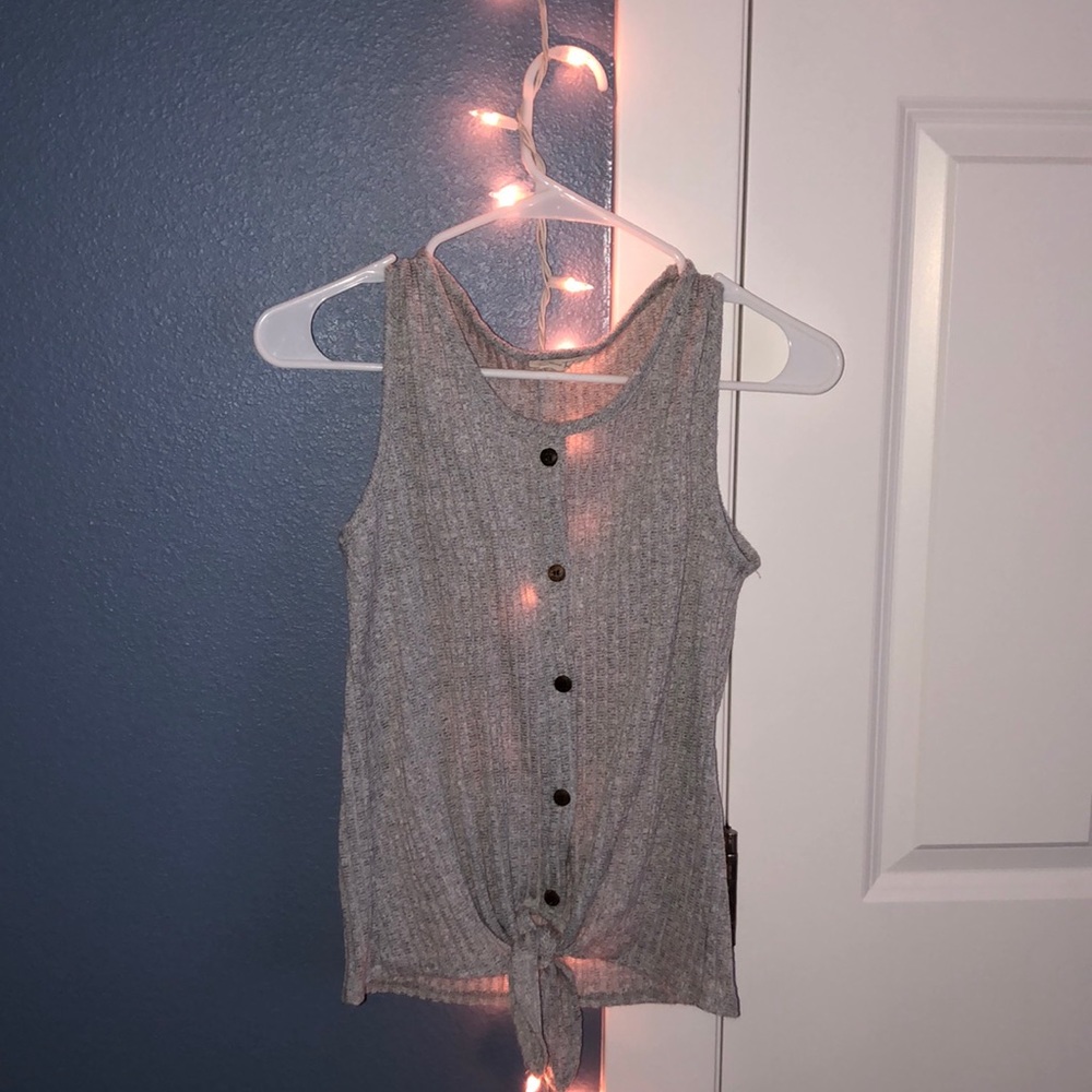 tie, button-down tank top